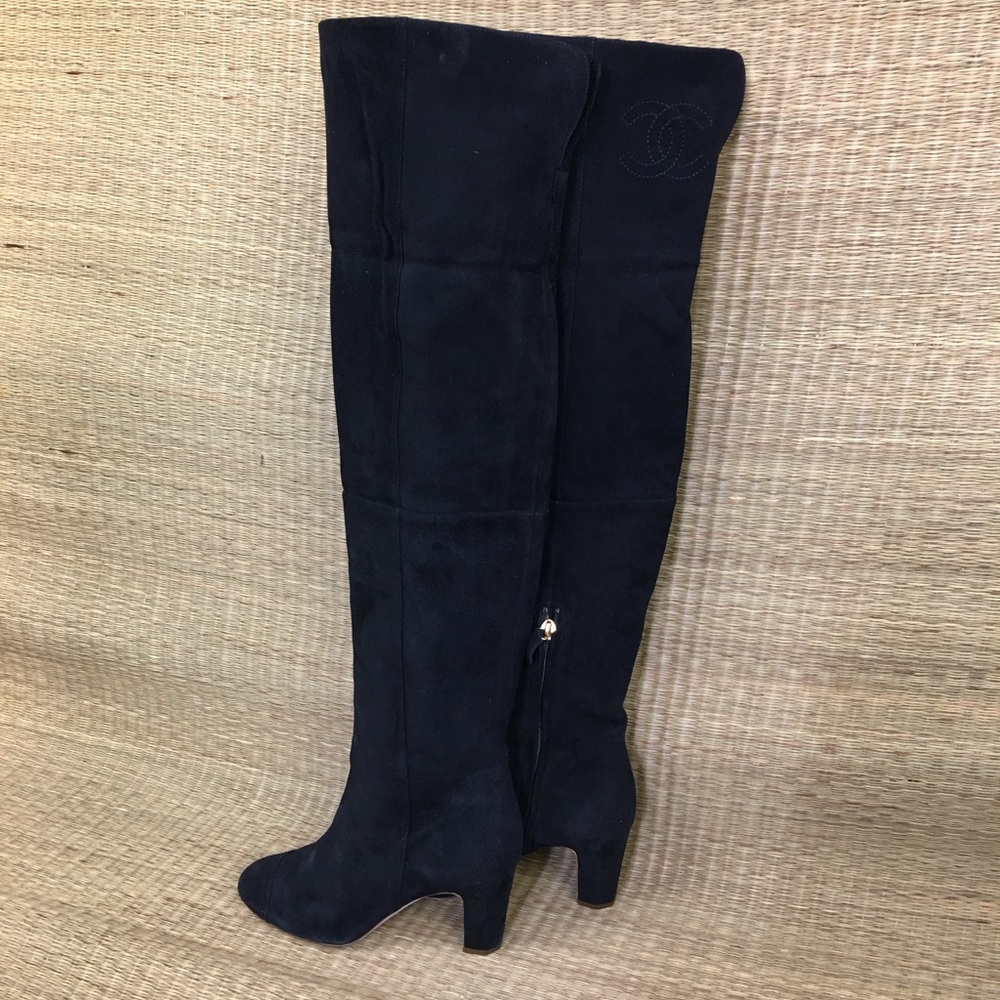 Authentic Chanel Black Suede Over-the knee Riding Boots - Size 38 (US 7 - 7.5) - Picture 3 of 12